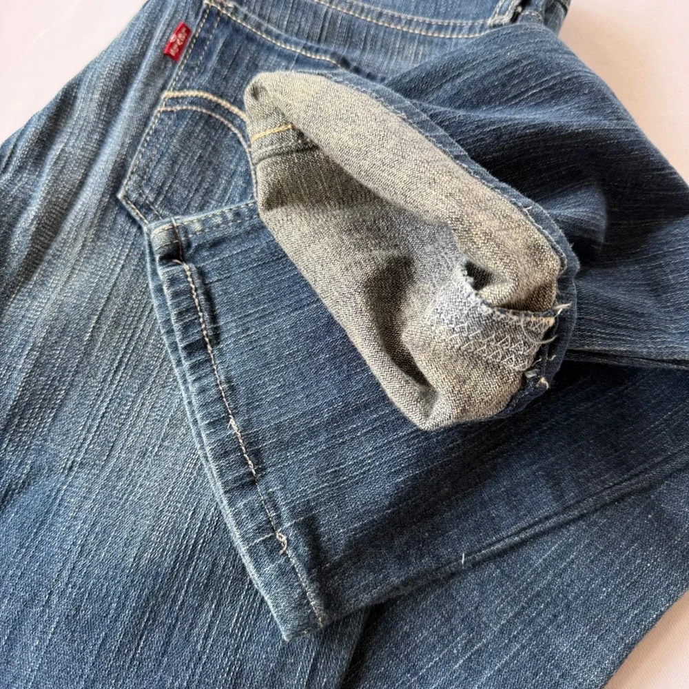 Levis‎ Straight Leg Jeans Medium Wash Blue Denim 32x33 Mid Rise Classic Casual
